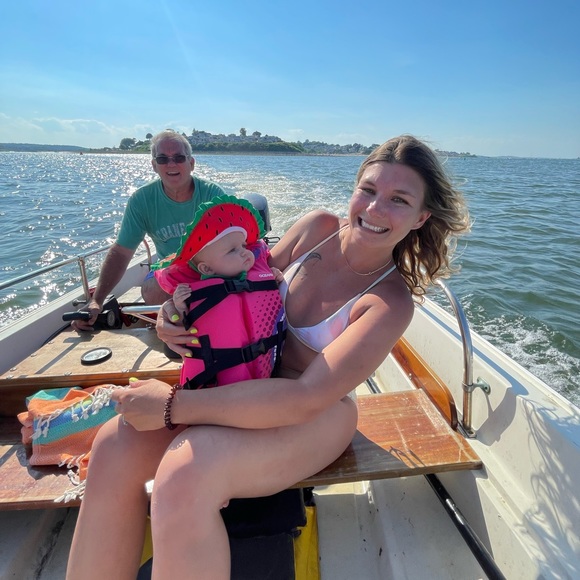 Meet your Posher, Elizabeth - Picture 3 of 4